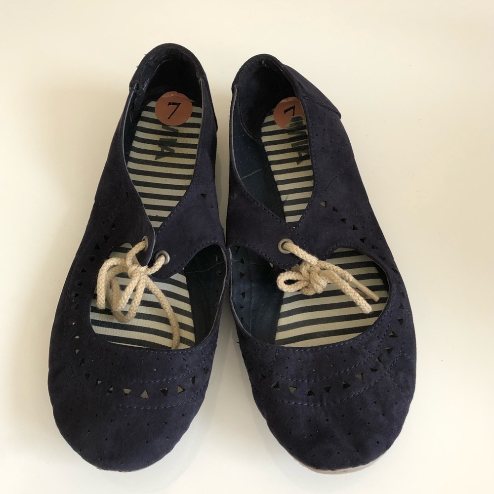 Navy lace up Falts